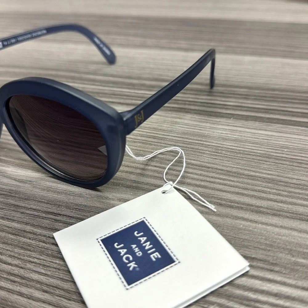 Janie & Jack Sunglasses for ages 2-4 years old. New in excellent condition. Blue